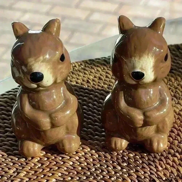 Vintage and newer salt and pepper shakers a lot of four pair - Picture 8 of 10